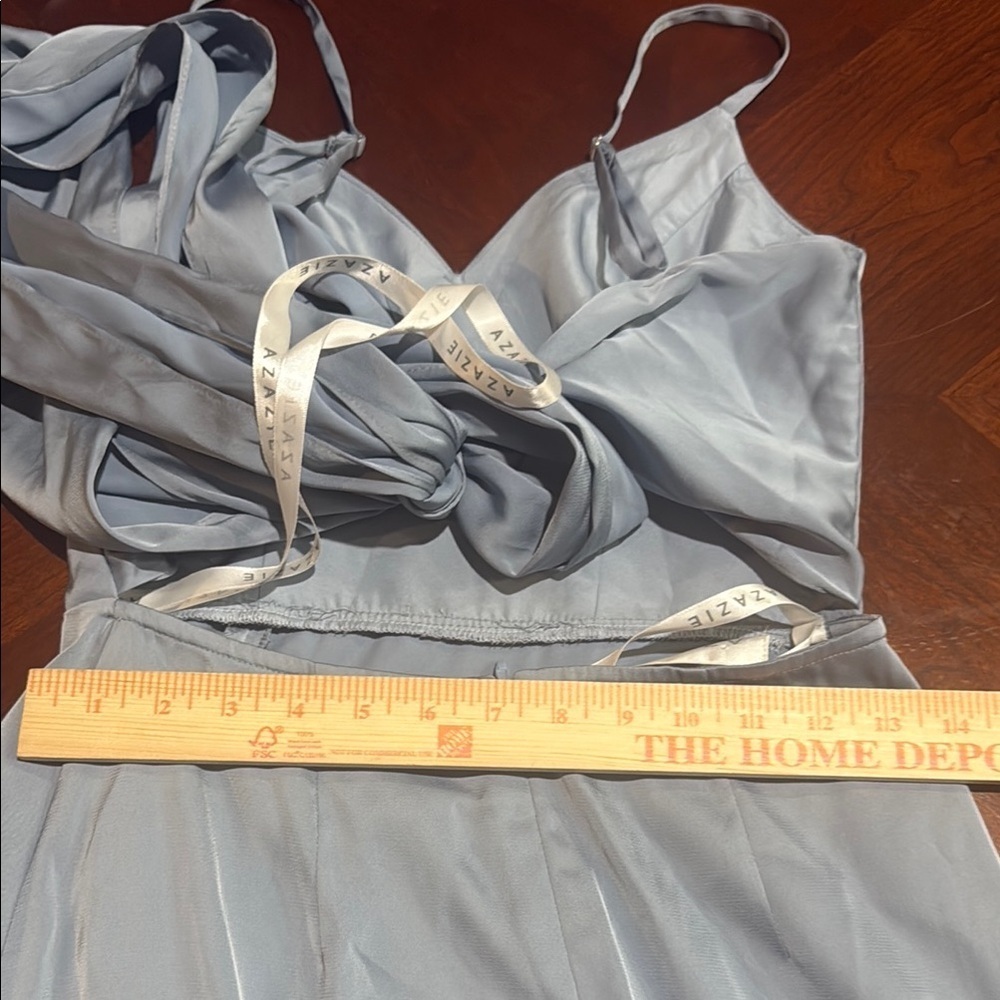 Elegant Blue Evening Gown - Picture 9 of 11